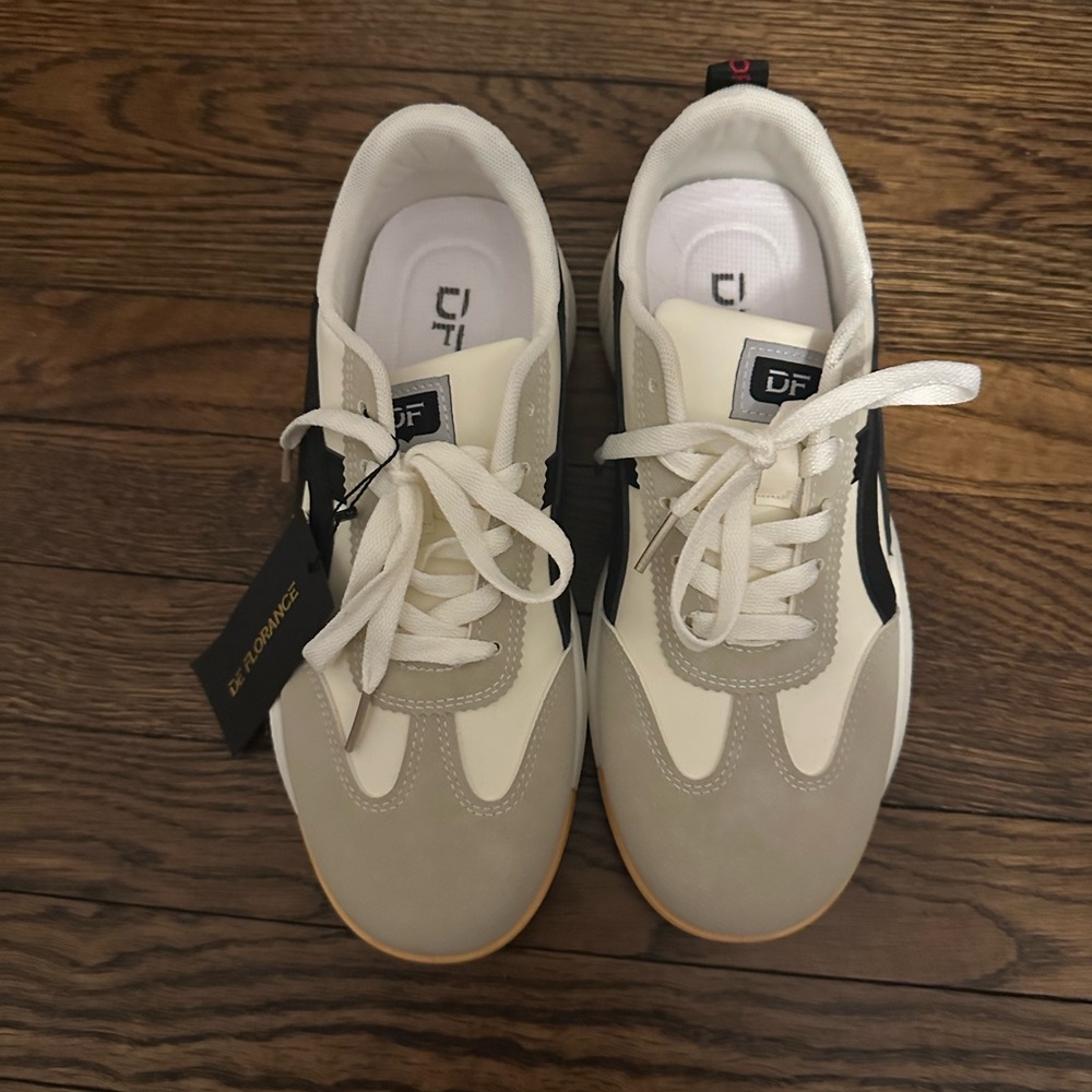 De Florence Monochrome Sneakers
